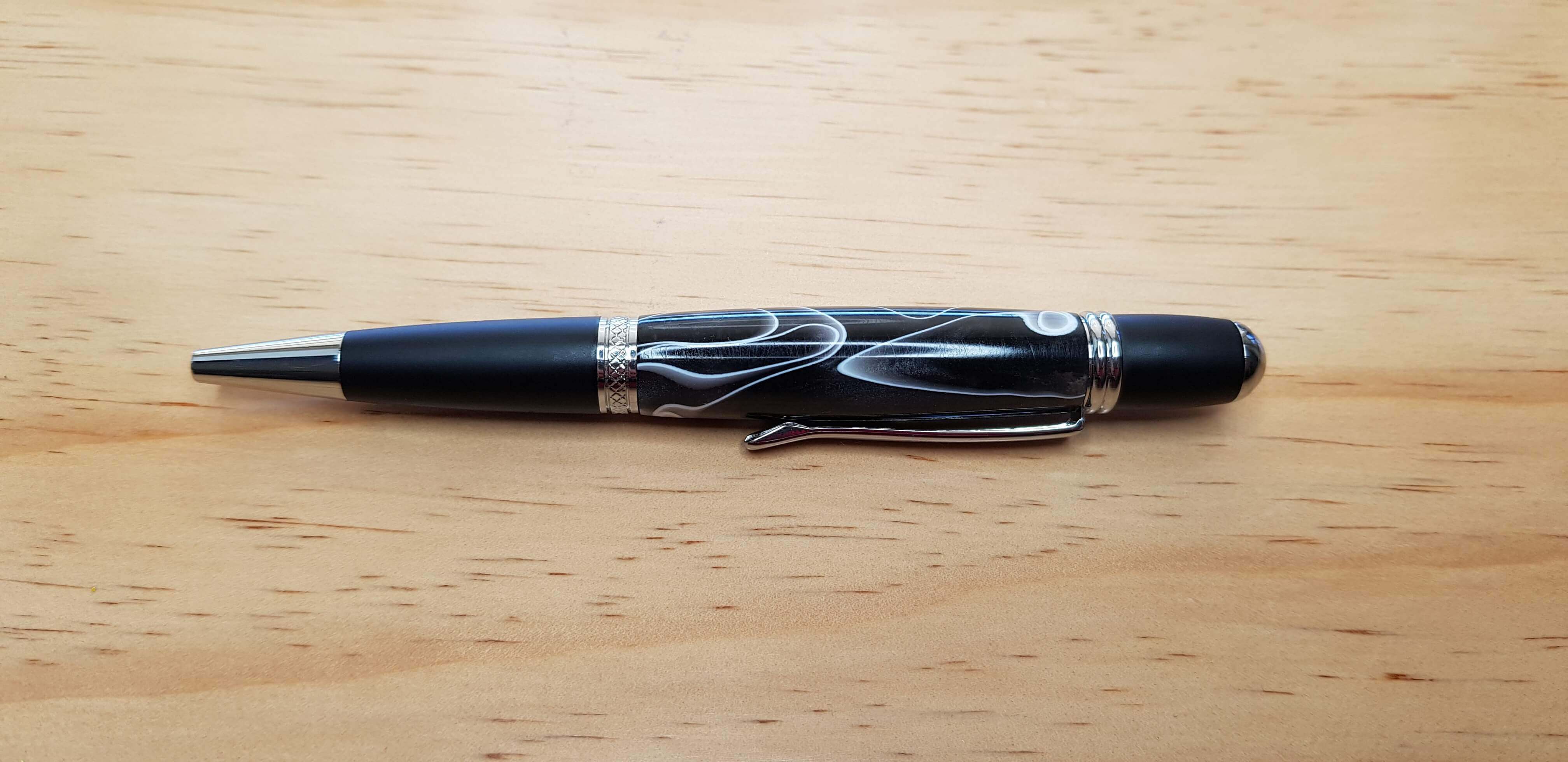 Black & White Sierra Twist Pen